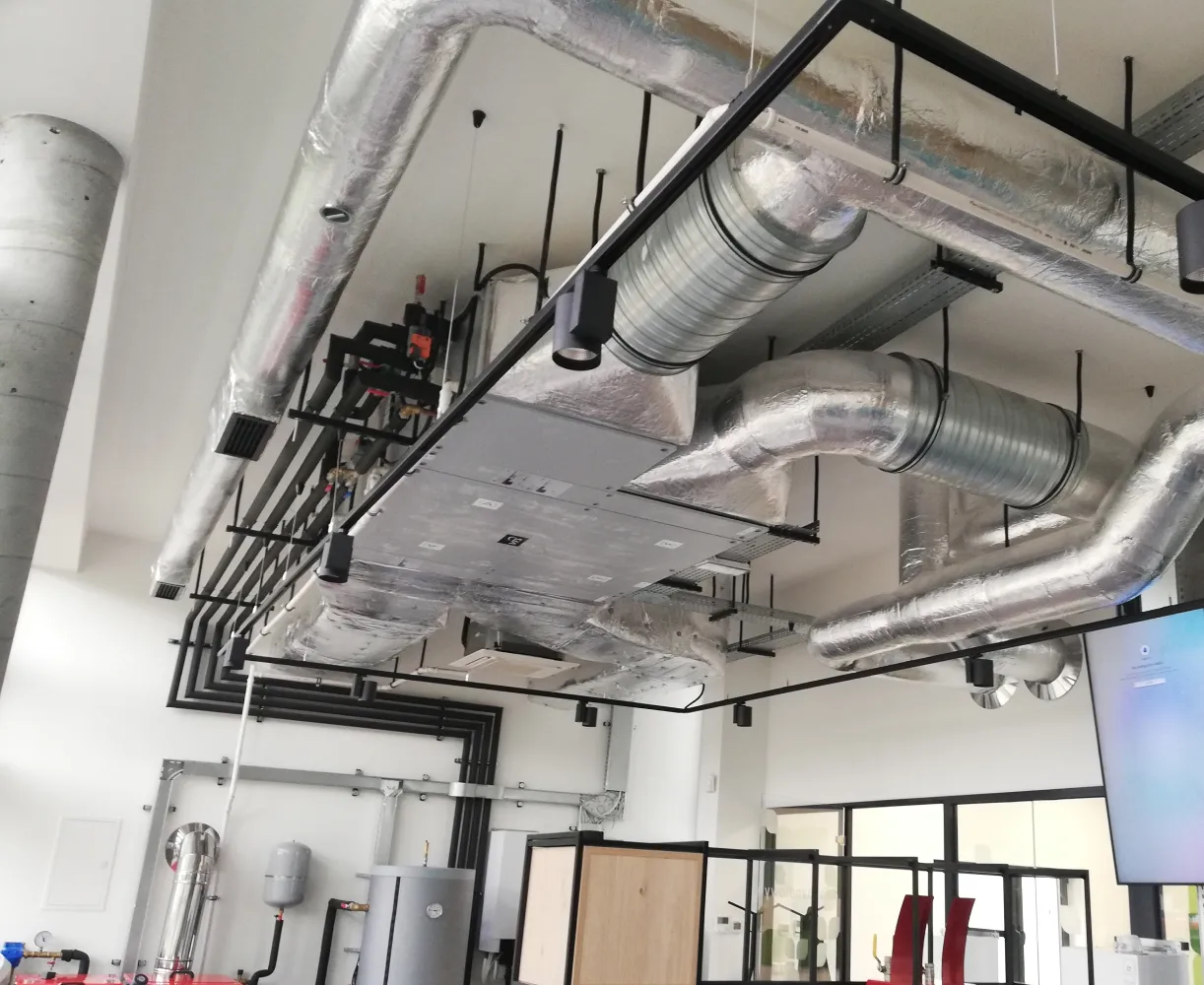 Ceiling-mounted air handling unit - service and filter replacement