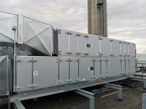 Large floor-standing industrial air handling unit - unit service